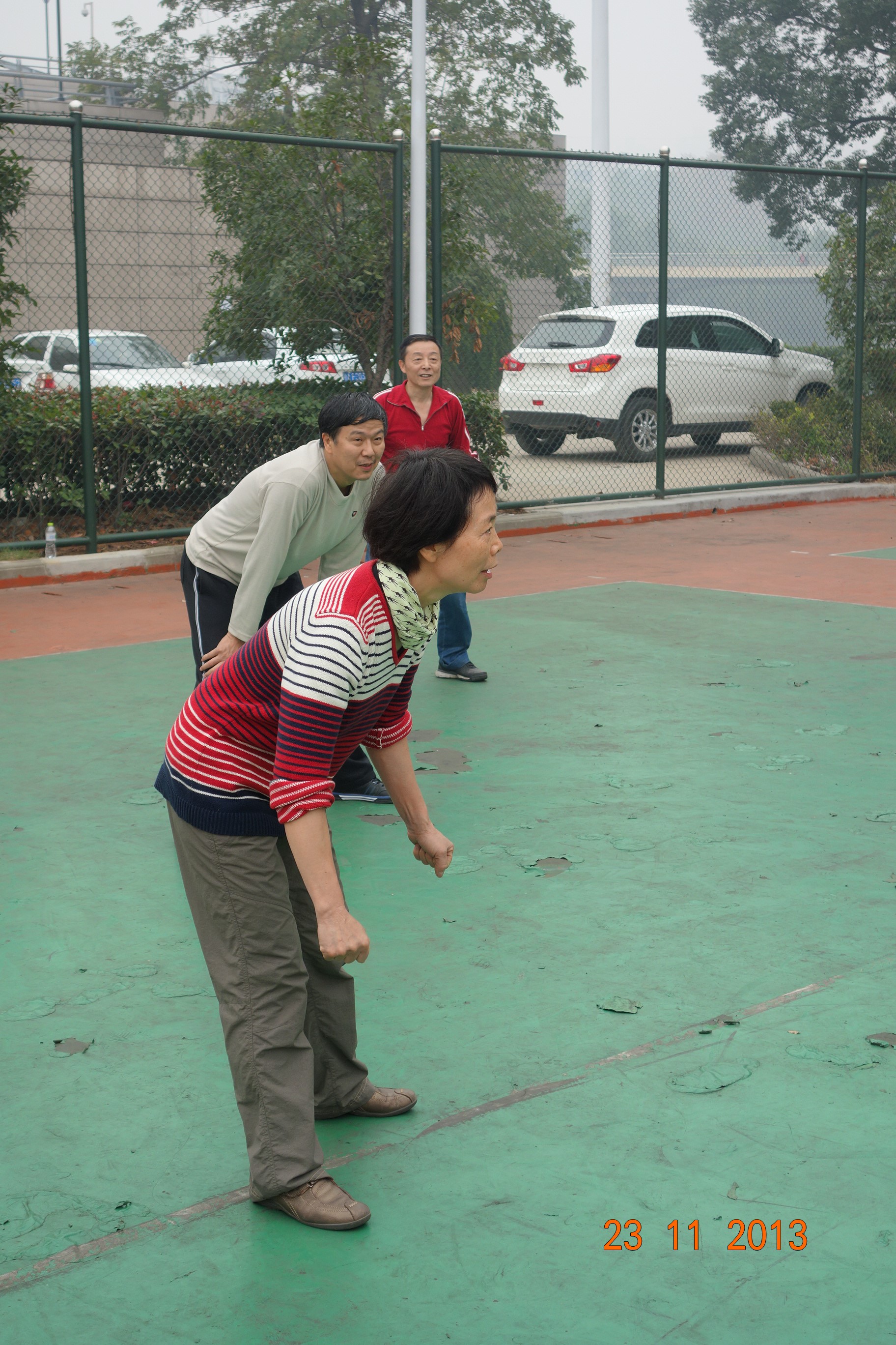 2013数学与统计学院教工排球赛6.jpg 2013数学与统计学院教工排球赛6.jpg
