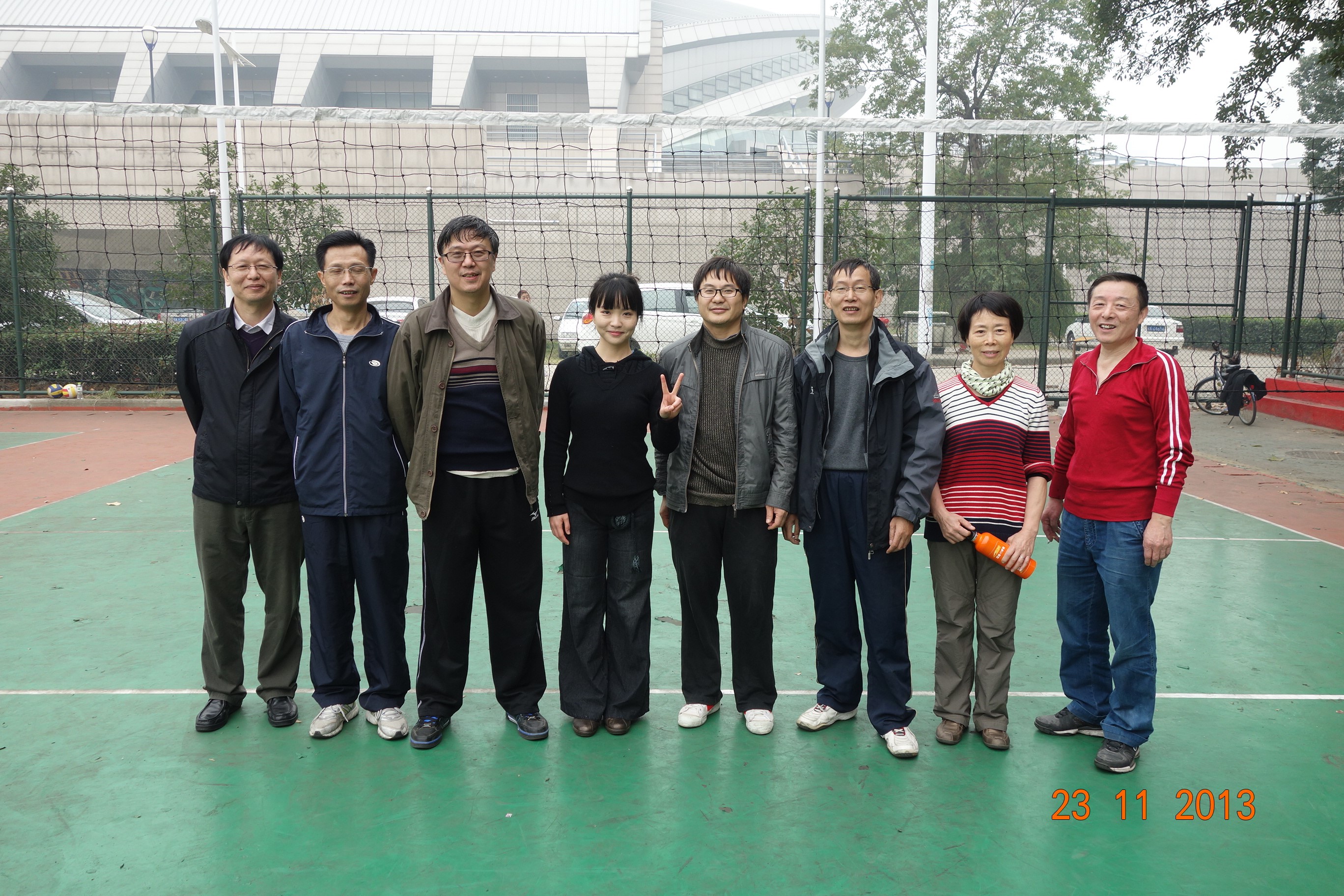 2013数学与统计学院教工排球赛2.jpg 2013数学与统计学院教工排球赛2.jpg
